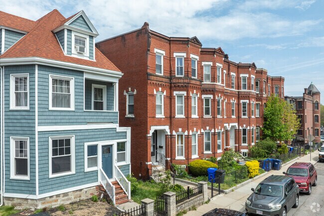 Brownstone condos and single-family homes stand shoulder to shoulder in the Sav-Mor neighborhood.