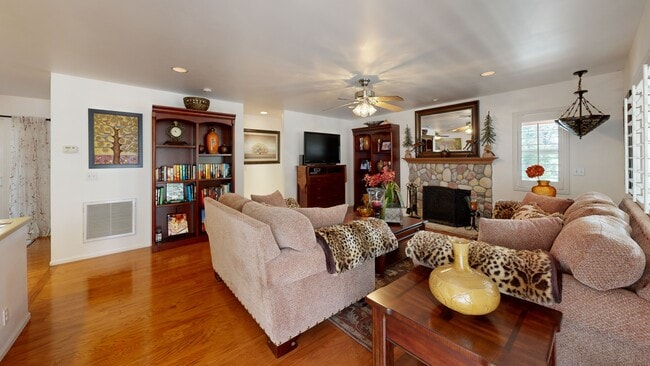 31816 Silver Spruce Dr, Running Springs, CA 92382 - photo 2