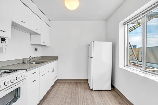 Uptown Arms & Manor, Portland, OR 97210 - photo 3