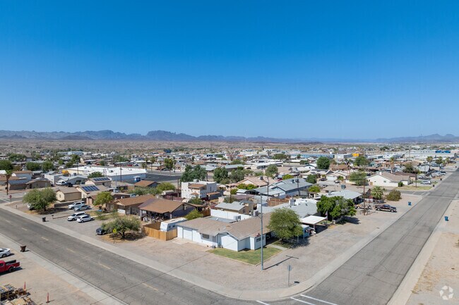 Homes in Parker with mountain views offer a dramatic desert backdrop and peaceful ambiance.