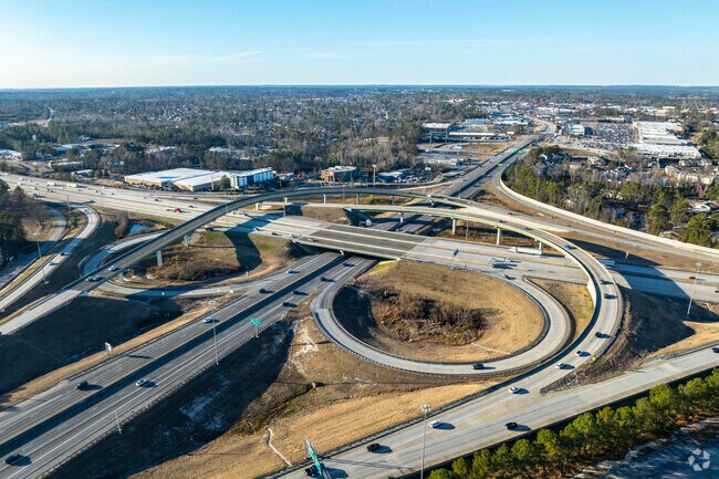 Barton Chapel’s road network facilitates visits to key destinations like Fort Eisenhower.