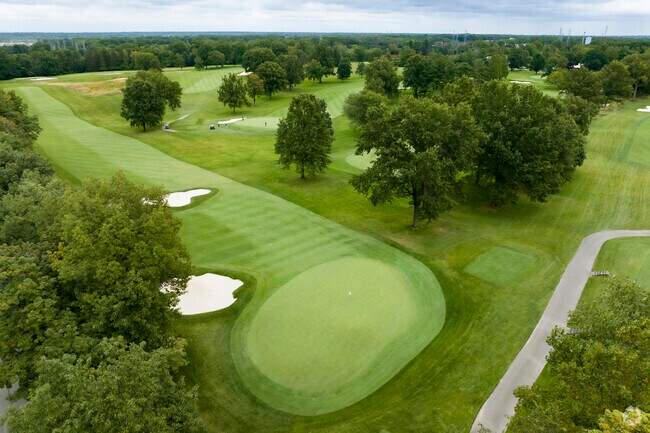 Golfers living in Waite Hill will enjoy the great course at The Kirtland Country Club.