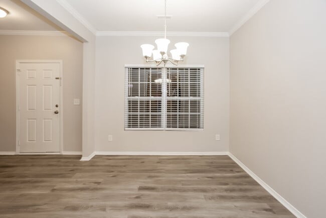 4611 Meadowfield Rd, Charlotte, NC 28215 - photo 5