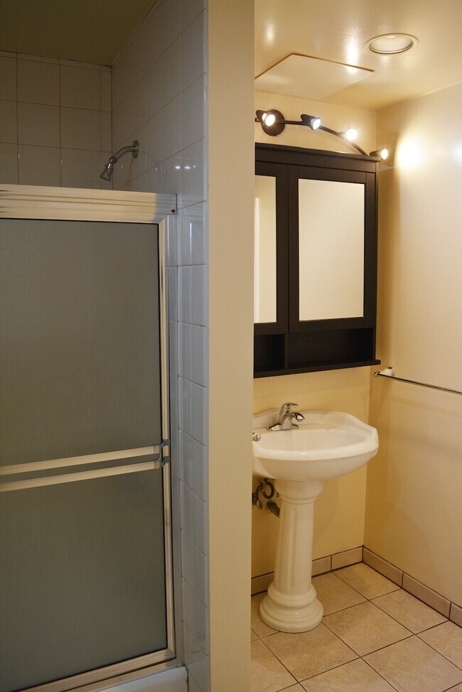 508 Lincoln Rd E unit C, Vallejo, CA 94591 - photo 3