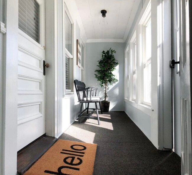 184 Thornton St unit 1, Manchester, NH 03102 - photo 2