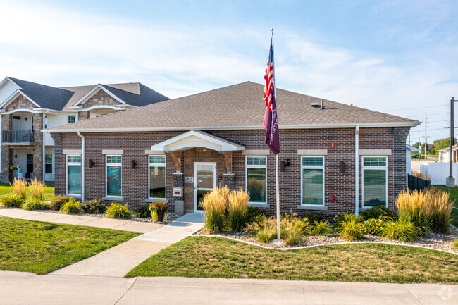 Grayhawk Apartments, Ames, IA 50010 - photo 2