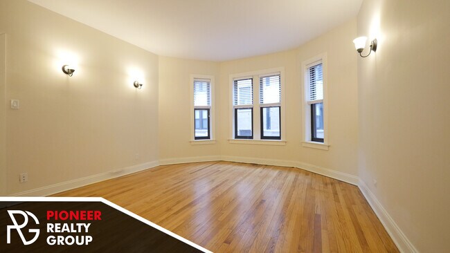 4032 N Ashland Ave unit 4036-2W, Chicago, IL 60613 - photo 3