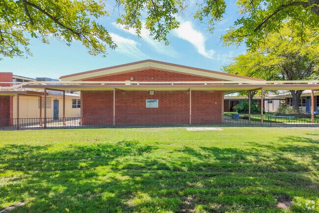 Oakdale Heights Elementary is fostering an engaging environment for young learners in Oroville.