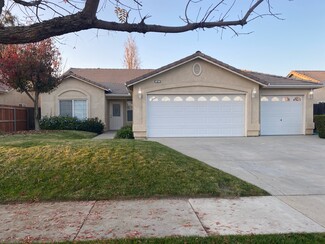 1021 Golf Ave, Lemoore, CA 93245