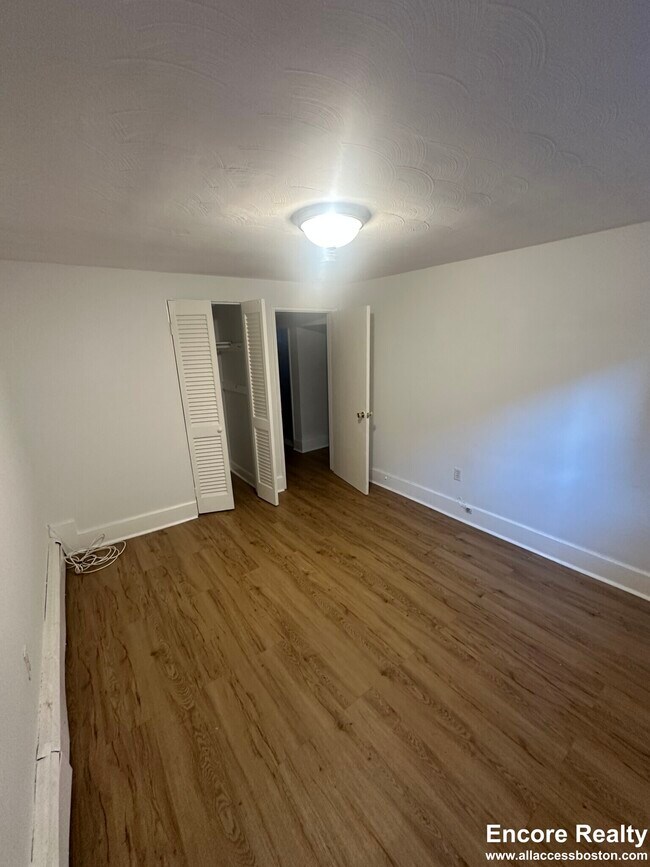 63 Selkirk Rd unit 8, Brighton, MA 02135 - photo 6