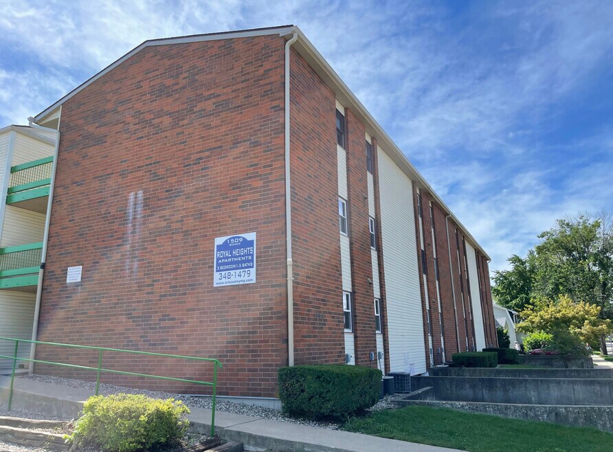 Royal Heights 15091511 2nd St, Charleston, IL