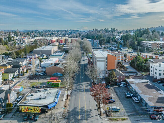 Rainer Ave south commercial district