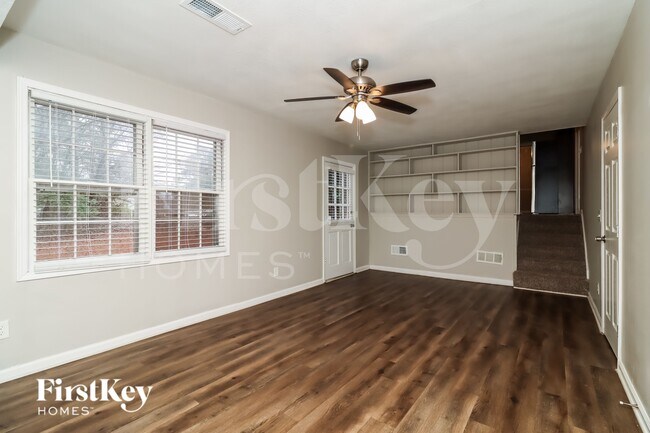 1570 Sprayberry Dr, Marietta, GA 30066 - photo 4