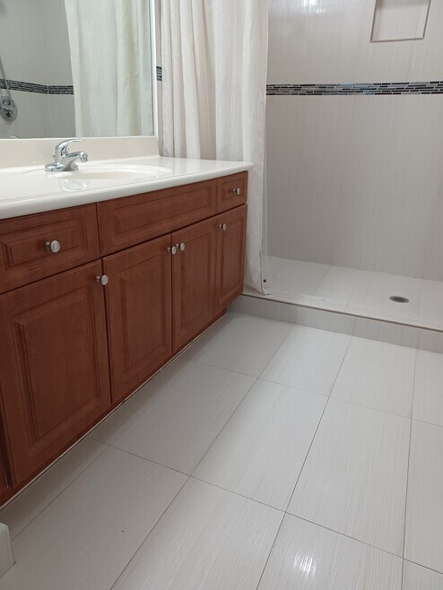 11001 NW 83rd St unit 102, Doral, FL 33178 - photo 1