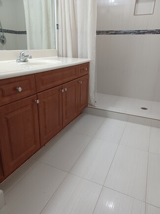 11001 NW 83rd St Unit 102, Doral, FL 33178