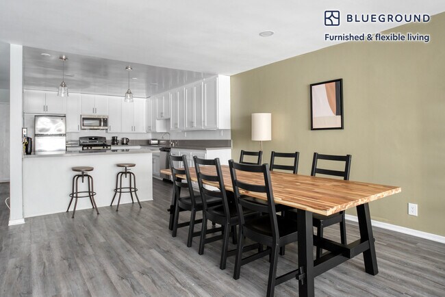 170 N Crescent Dr unit FL2-ID1032, Beverly Hills, CA 90210 - photo 7