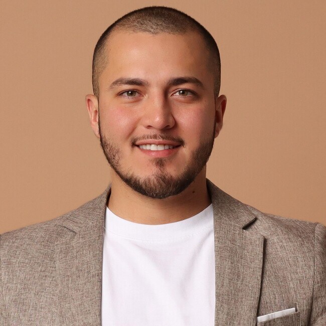 Agent Photo