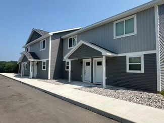 3794 Woodgate Dr, Traverse City, MI 49686