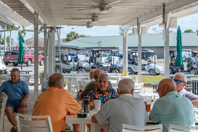 Mulligan's on the Turn is the outdoor bar at Palmetto Pine Country Club in Trafalgar.