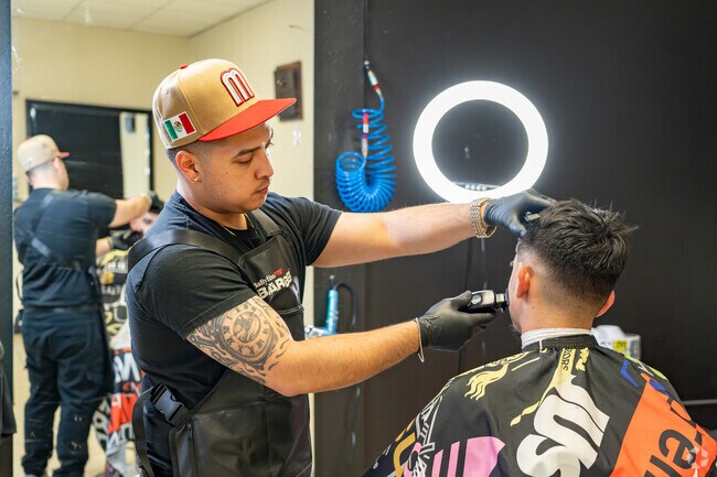 On Fade Mode Barbershop is an appointment only barbershop located in Penitas.