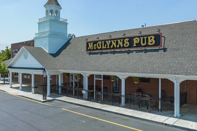 McGlynns Pub sits to the north west of St. Georges, and features outdoor seating.