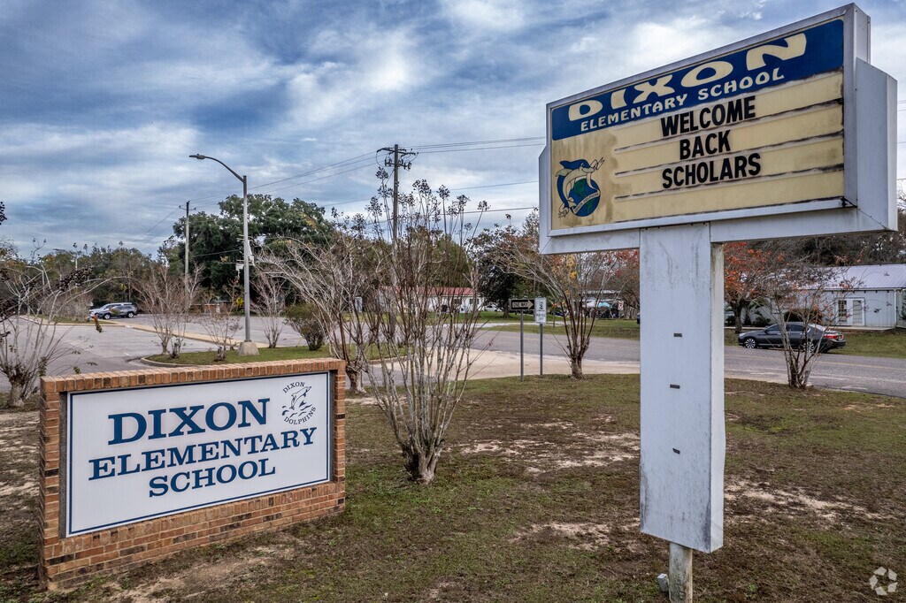 Dixon Elementary setting kids off on the right path of excellence just outside South Orchards.