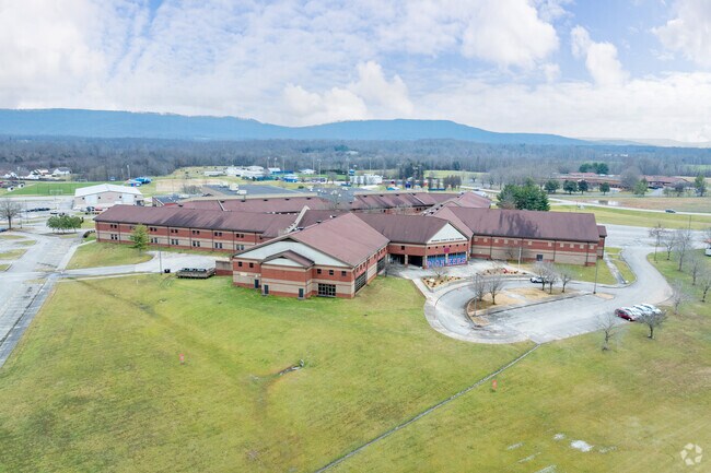 Warren County High School as of 2024 had a student population of 1,862.