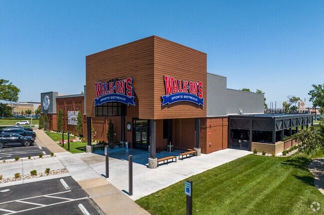 Walk Ons is a local eatery serving classic American food near North End Riverview.