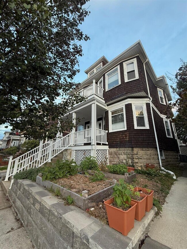 110 W Quincy St unit 1, Somerville, MA 02144 - photo 2