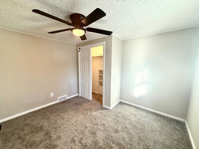 17224 Waveney St, Detroit, MI 48224 - photo 6