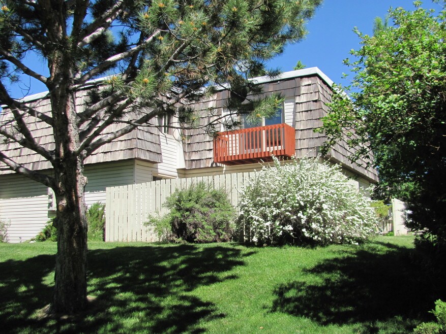 301 Taylor St unit 301 Taylor, Rock Springs, WY 82901 - photo 1