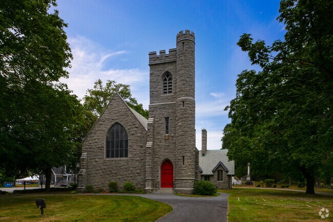 The stone-built Christ Church adds timeless beauty to Swansea’s historic district.