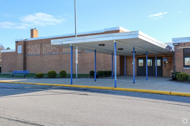 Crestview Elementary School provides education in the neighborhood of Brunswick.