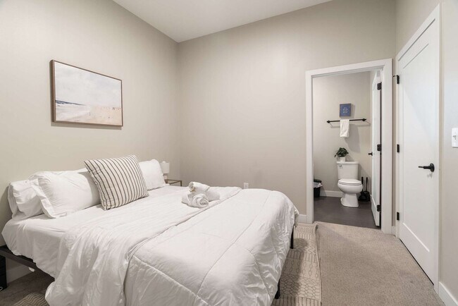 205 W 4th St unit ID1301409P, Cincinnati, OH 45202 - photo 4