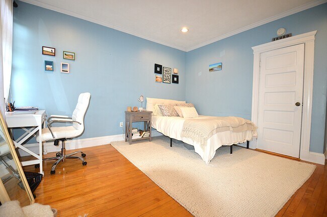 1793 Beacon St unit 5, Brookline, MA 02445 - photo 6