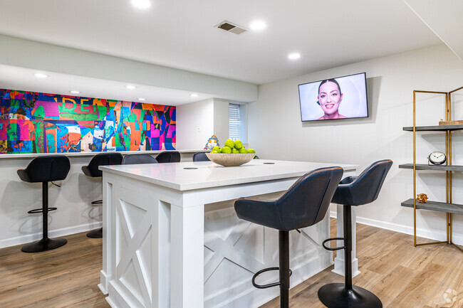 Briarwood Gardens, Grandview, MO 64030 - photo 2