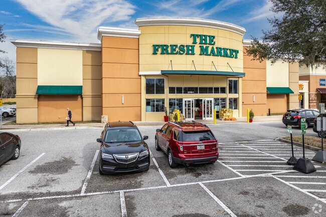 The Fresh Market is a Creekside favorite where you'll find your favorite organic foods.