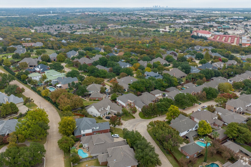 Verandas at City View 7301 Oakmont Blvd, Fort Worth, TX