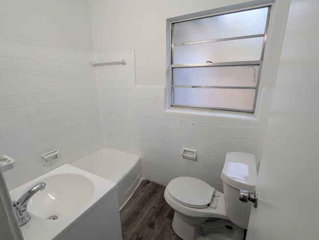 2211 Tegner Dr, Jacksonville, FL 32210 - photo 6