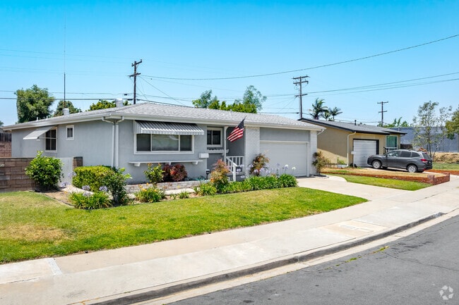 Ranch style homes make up most of the homes in Clairemont Mesa East.