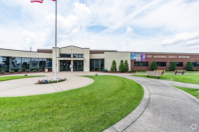 The National Quilt Museum is located downtown, a short drive fro Cruse.