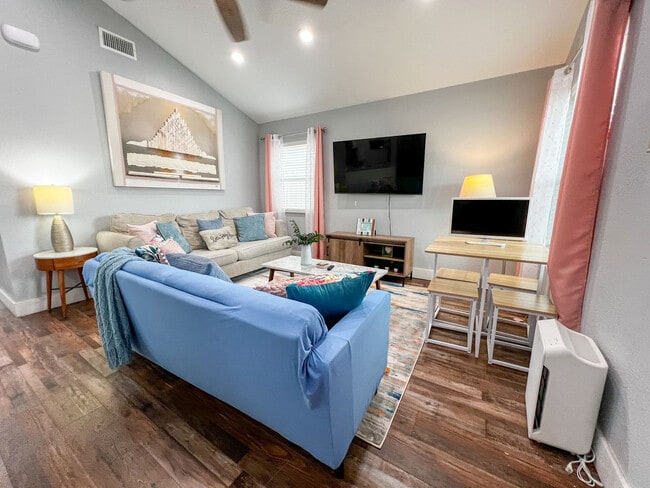 511 N Racine St unit ID1268431P, Rockport, TX 78382 - photo 3