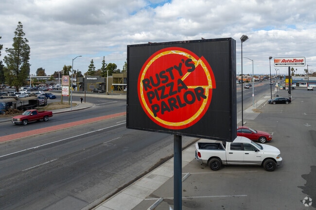 Rusty's Pizza Parlor is a local favorite in Lamont.