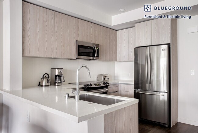 2435 S Sepulveda Blvd unit FL6-ID1046, Los Angeles, CA 90064 - photo 6