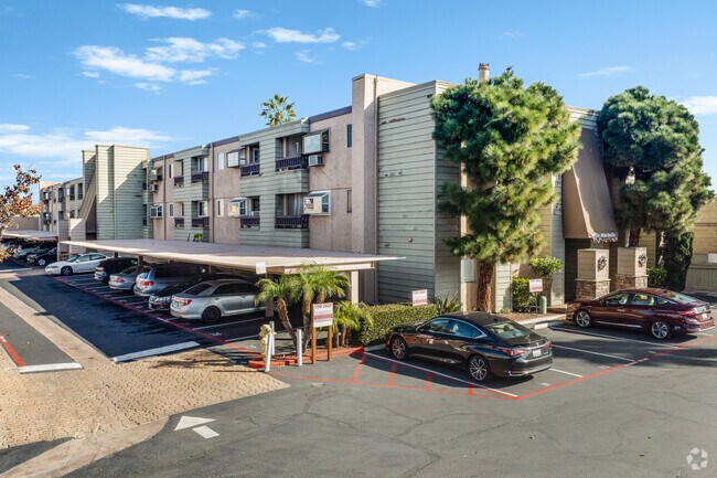 Live close to it all with condos and townhomes in San Diego’s Midway District.