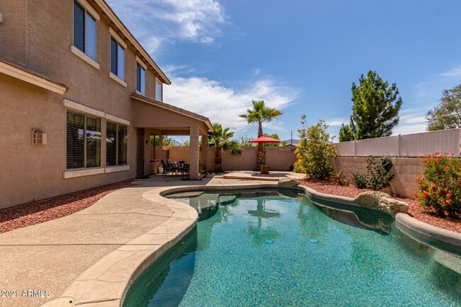 18096 W Paradise Ln, Surprise, AZ 85388 - photo 3