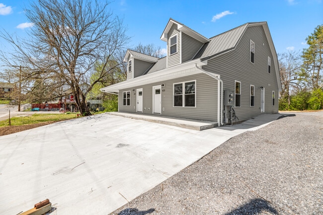 621 Lord Ave, Maryville, TN 37801 - photo 2