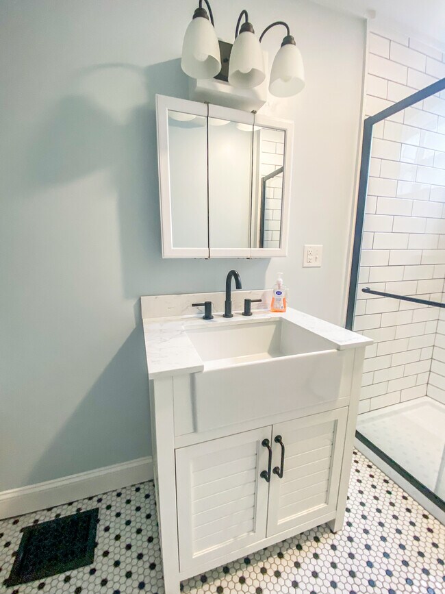 71 Arsenal St, Augusta, ME 04330