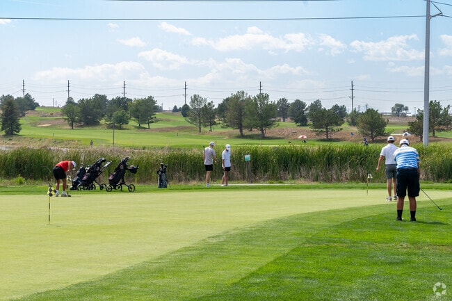 Local golf courses can be found in the Kelly Farm neighborhood.