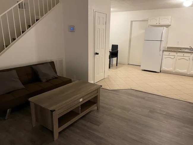 5196 Golden Ln unit X, Las Vegas, NV 89119 - photo 4